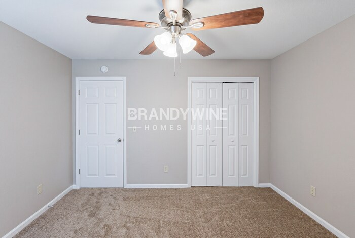 Building Photo - 3363 Hampstead Dr