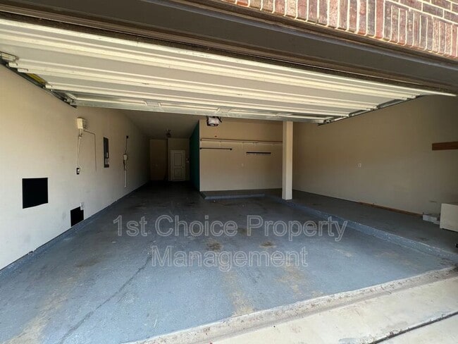 Building Photo - 1030 Lone Ivory Trail