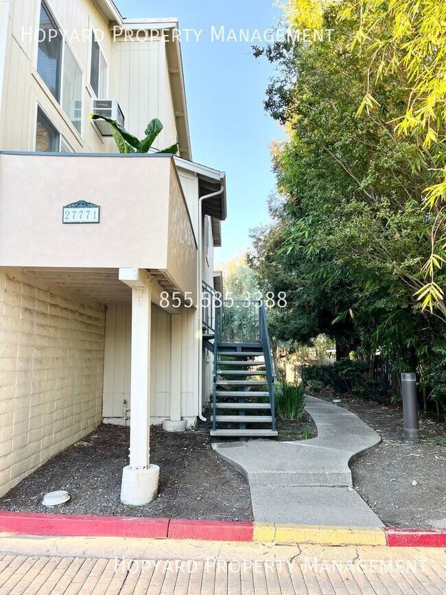 Building Photo - 27771 Vasona Ct