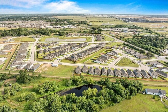 Building Photo - 32506 Lantana Flds Rd