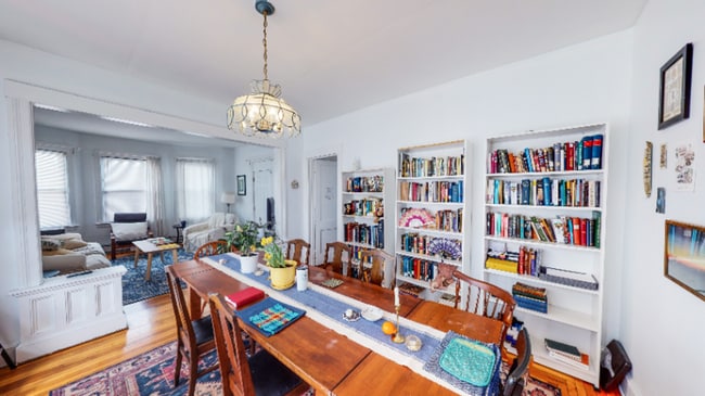 Building Photo - Large Science Hill 3BR with Dual Balcony A...