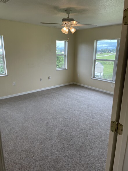 Building Photo - 127 Madrid Dr