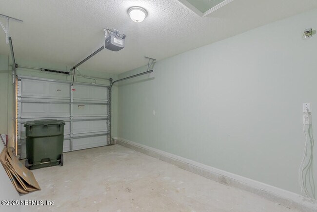 Building Photo - 484 Washington Ln