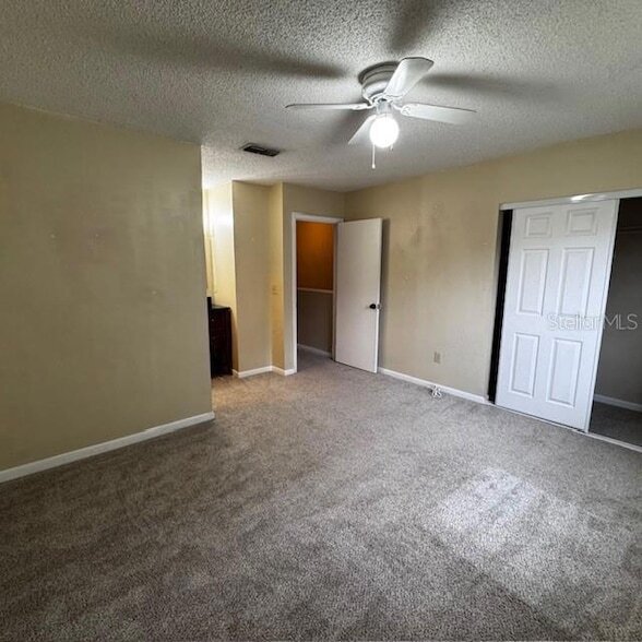 Building Photo - 10128 Lake Oak Cir