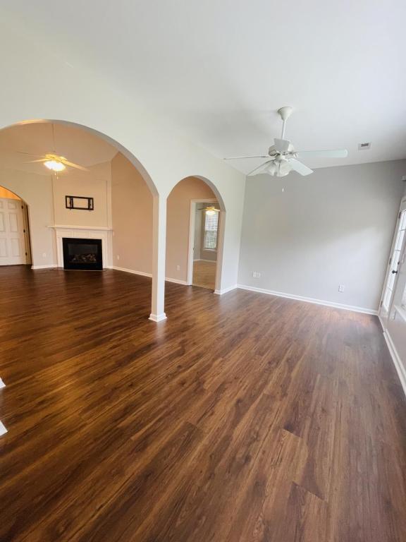 Building Photo - 156 Largess Ln