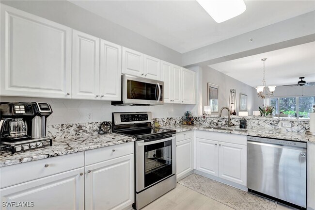 Building Photo - 7811 Regal Heron Cir