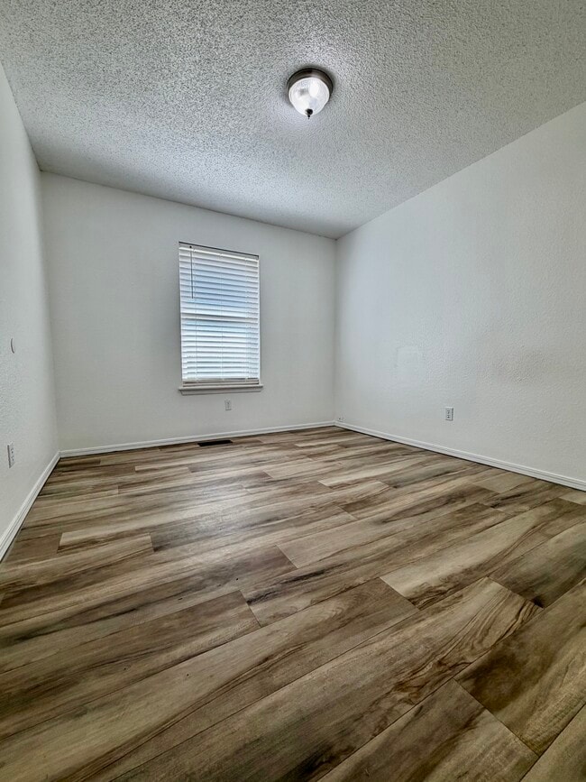 Building Photo - 10528 Ricky Ln