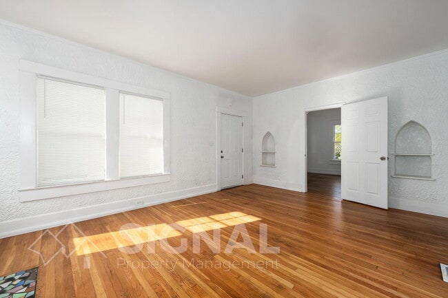 Building Photo - 1526 42nd St Ensley