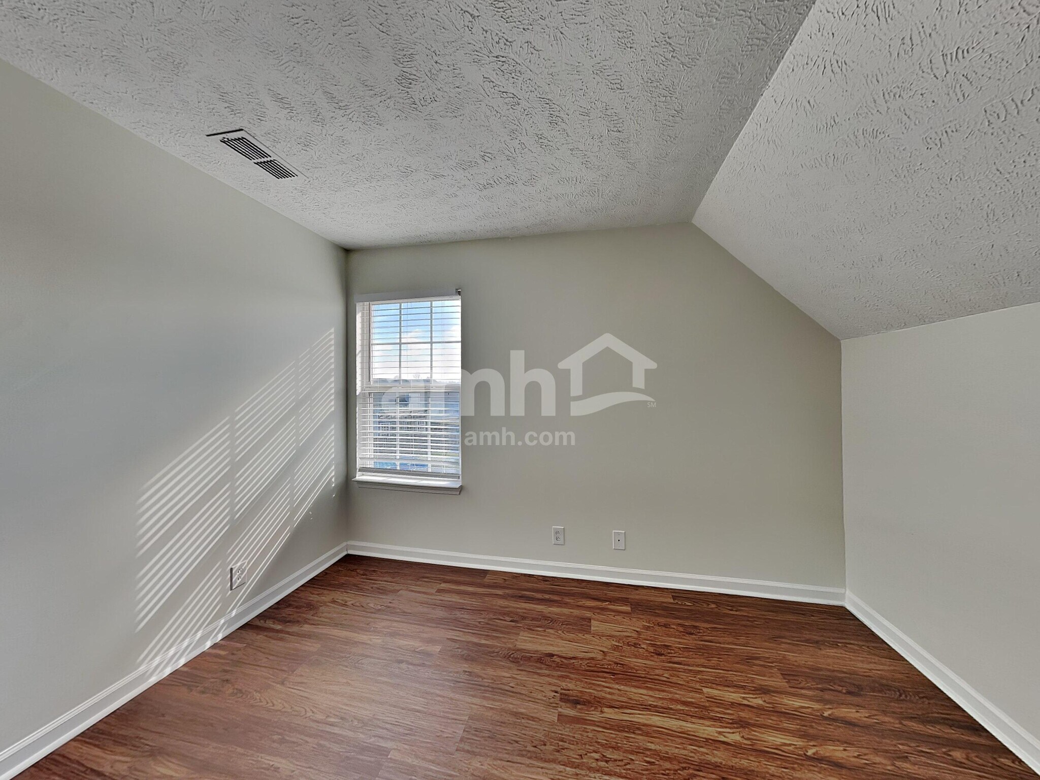 Building Photo - 1507 Killarney Dr