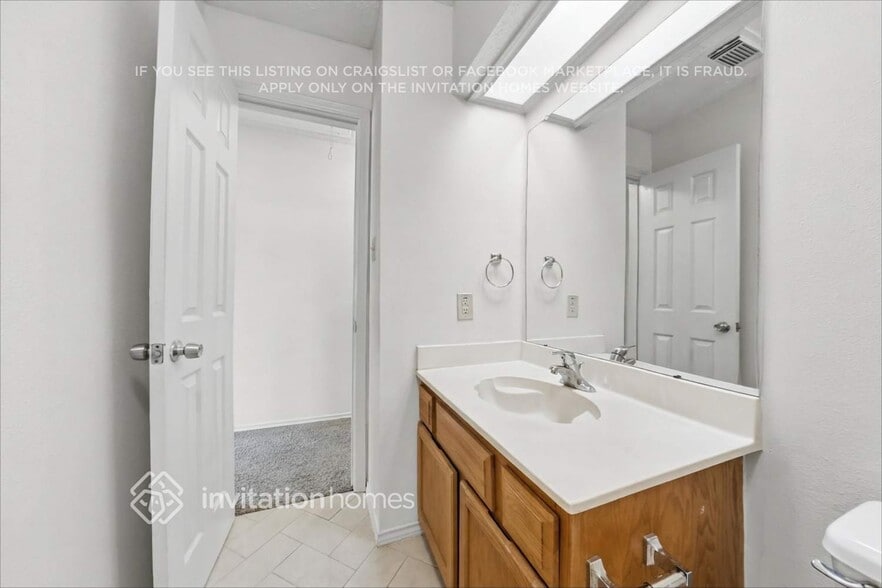 Building Photo - 10514 Wayward Wind Ln