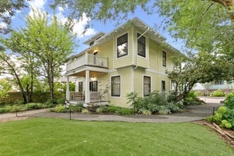 Building Photo - 6bd/3.25ba Seattle House