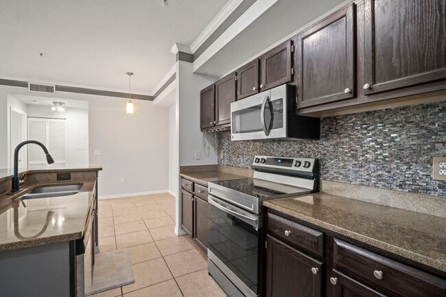 Building Photo - Stunning 2-bedroom, 2-bathroom, Gated comm...
