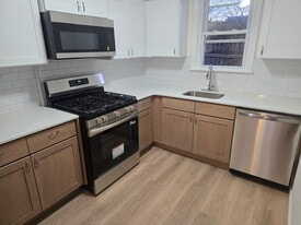 Building Photo - 1208 7th Ave