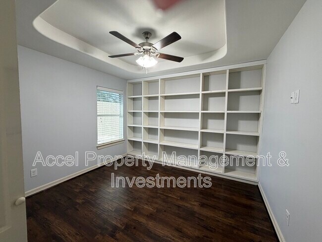 Building Photo - 1402 Mulberry Dr