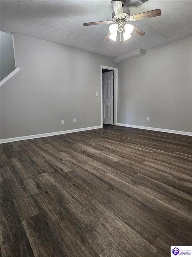 Building Photo - 118 Twin Lakes Dr