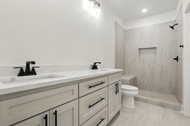 Building Photo - 13417 Teton Dr