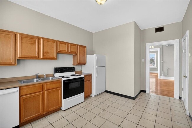 Building Photo - South Side Star