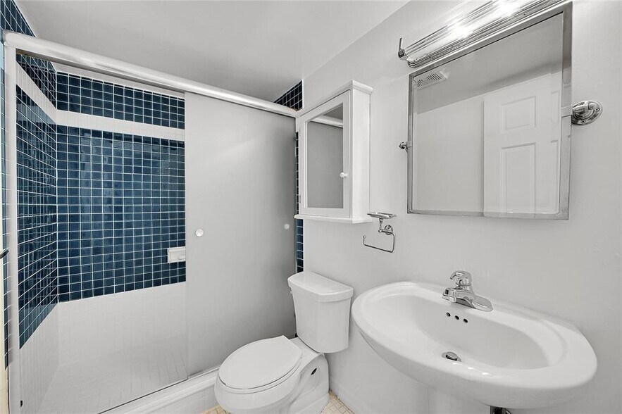 Building Photo - 5555 N Ocean Blvd