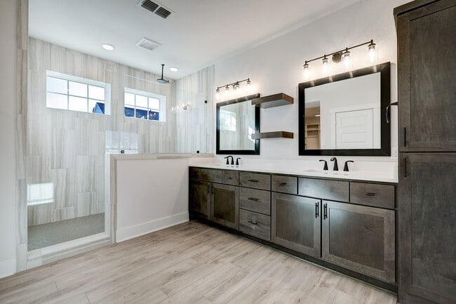 Building Photo - 3105 Somerset Levens Ln
