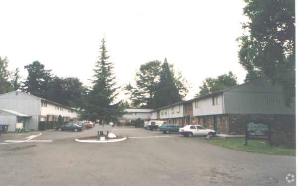 Primary Photo - Greenbrier Apartments