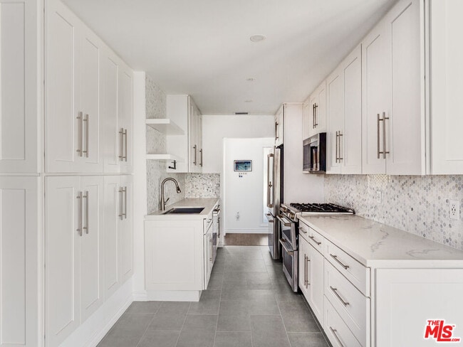 Building Photo - 7630 W 91st St