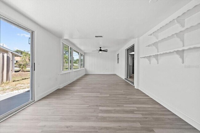 Building Photo - 1499 Janet Pl