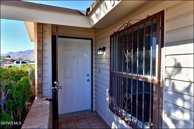 Building Photo - 6023 Bridalveil Dr