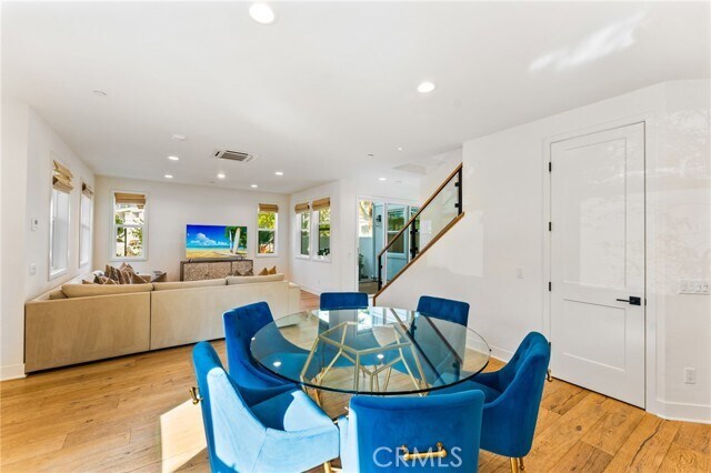 Building Photo - 2116 Cresta Dr