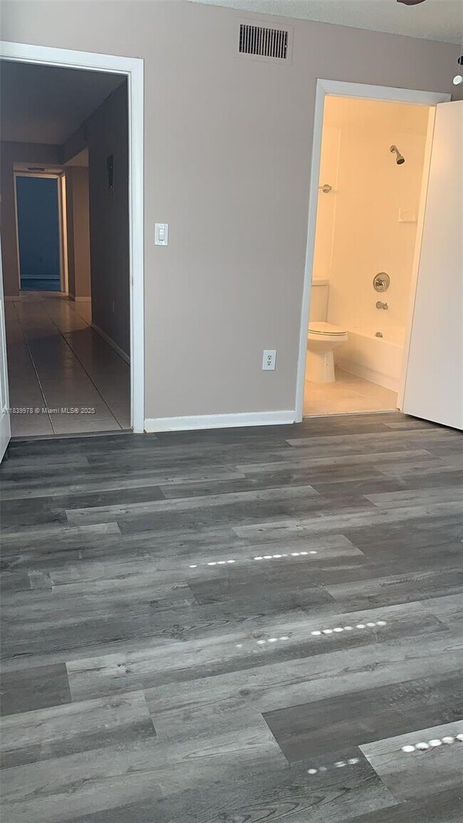 Building Photo - 11101 Royal Palm Blvd