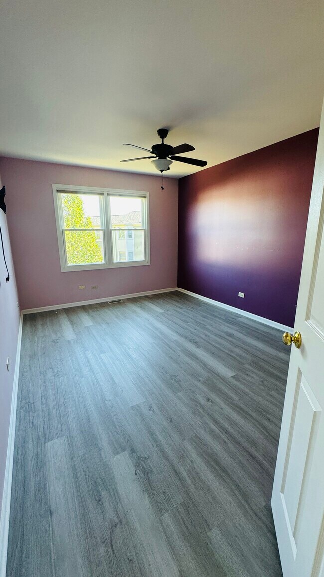 Building Photo - 775 Hoover Dr