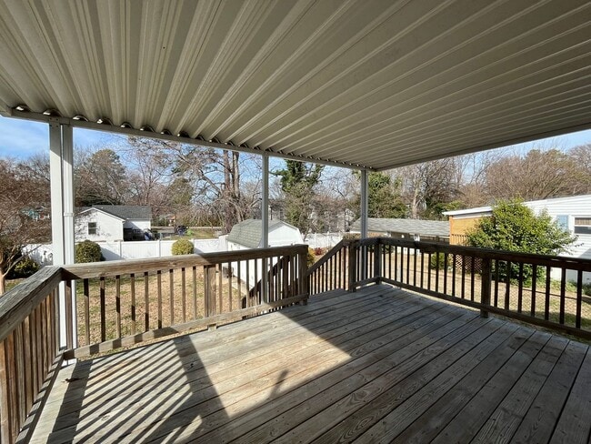 Building Photo - Cozy 1BD, 1BA Near Downtown Raleigh House with Fenced Yard