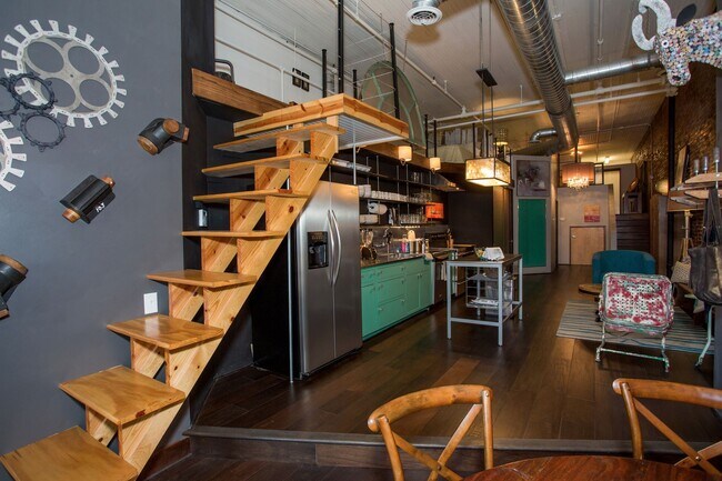 Building Photo - One of a Kind Furnished Condo in the Heart...