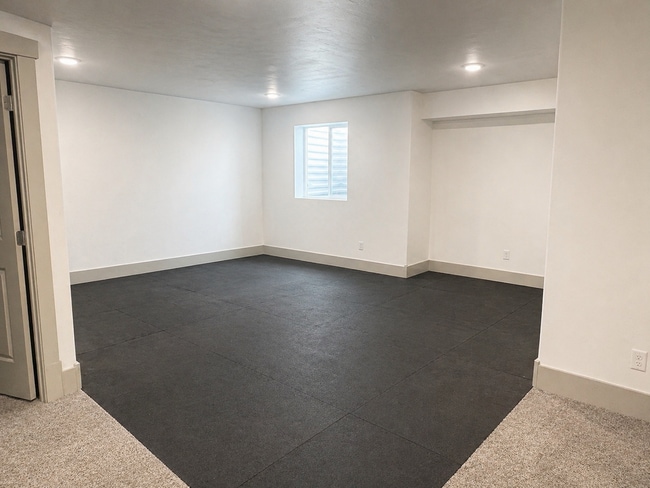 Building Photo - BEAUTIFUL 4 BED 3 BATH HOME IN REXBURG WITH CONNECTED OFFICE & SEPARATE ENTRANCE
