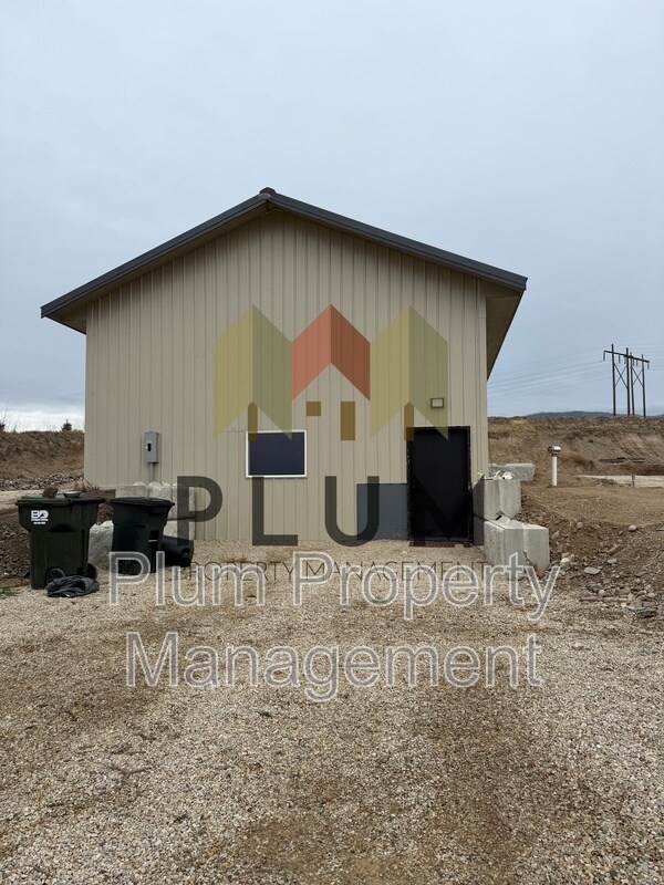 Building Photo - 5838 Upper Woodchuck