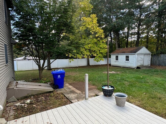 Building Photo - Private Home | 3 Bedroom 2 Bathroom | Huge...