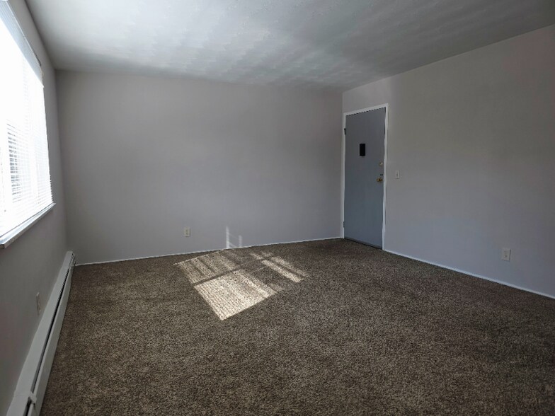 Building Photo - 3339-3339 Epworth Ave