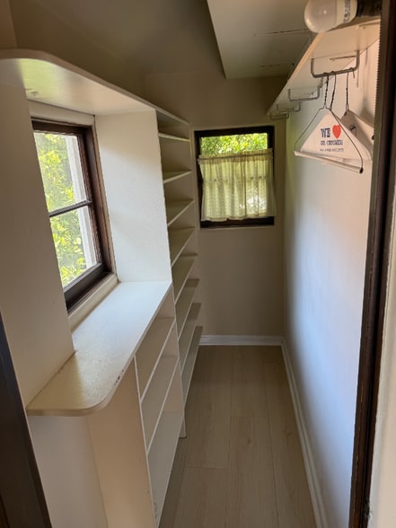 Building Photo - 1701 Le Roy Ave