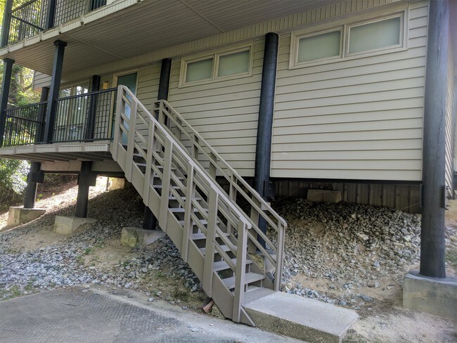 Building Photo - 3807 Pembrook Ct