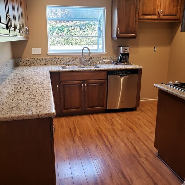Building Photo - 5939 Petite Ct