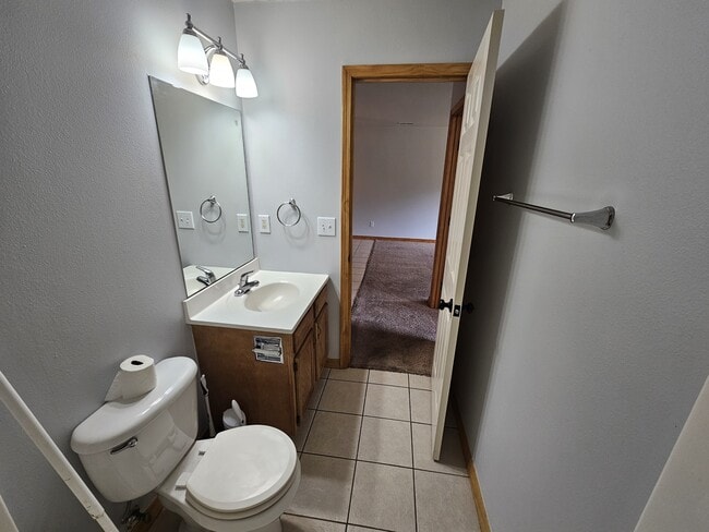 Building Photo - 311 E Golf Pl