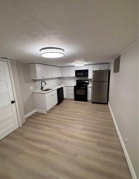 Building Photo - 552 E 250 N