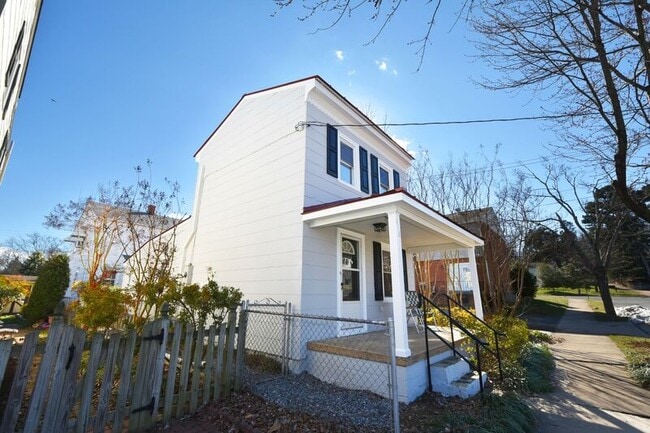 Building Photo - 918 Mercer St