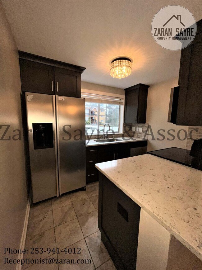 Building Photo - 039 - 2 bed, 2 bath condo minutes from Red...