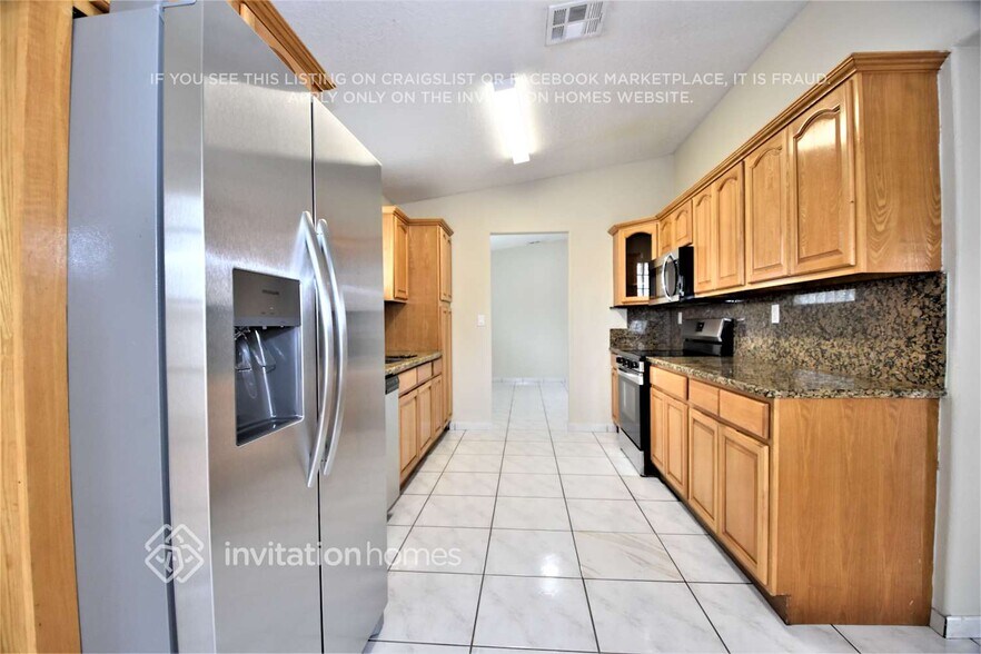 Building Photo - 8757 NW 145th Terrace