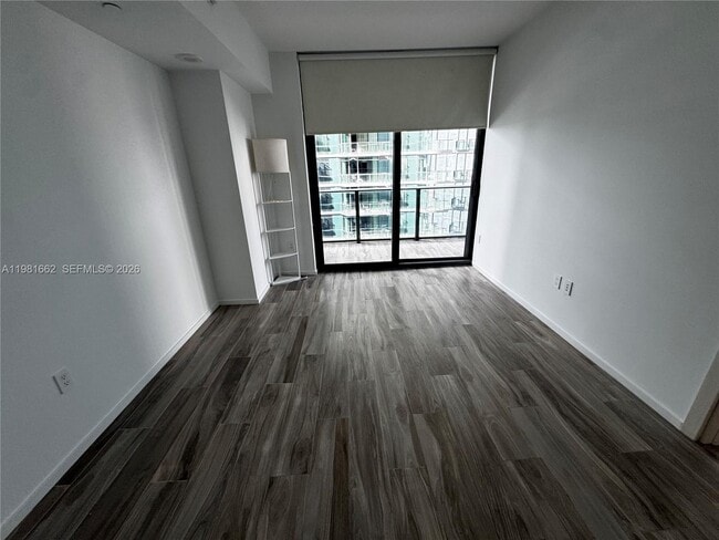 Building Photo - 801 S Miami Ave