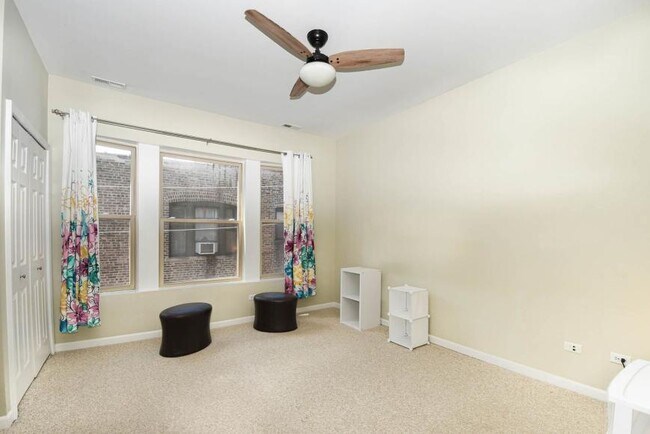 Building Photo - 2 bedroom in Chicago IL 60615