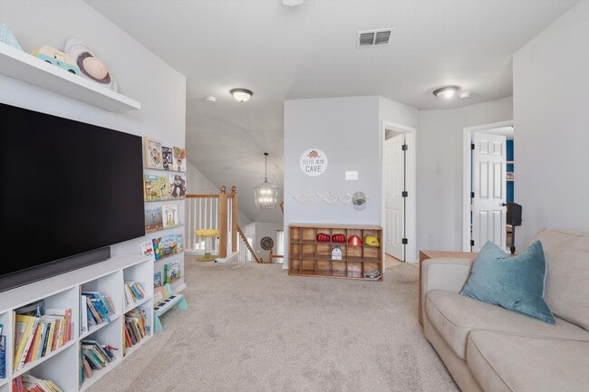 Building Photo - Bright Steubing Ranch Home with Two Primary Suites & Solar Panels