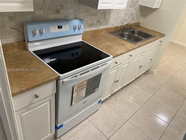 Building Photo - 1450 NW 31st Way