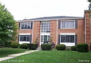 Building Photo - 780 E Fox Hills Dr