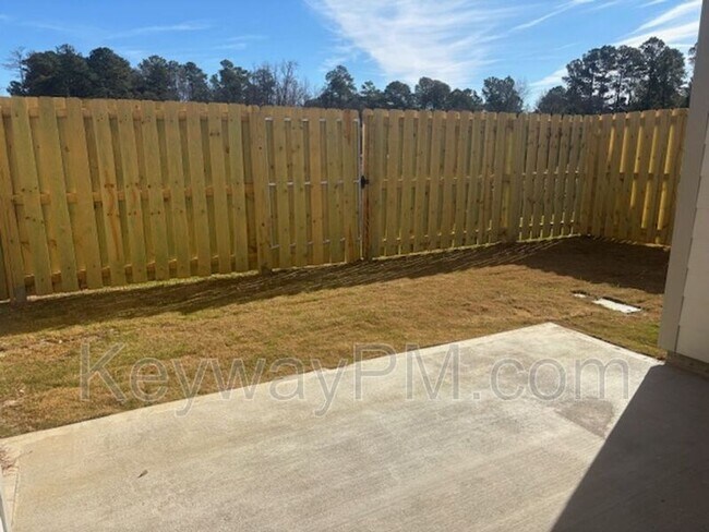 Building Photo - 541 Yuma Ln